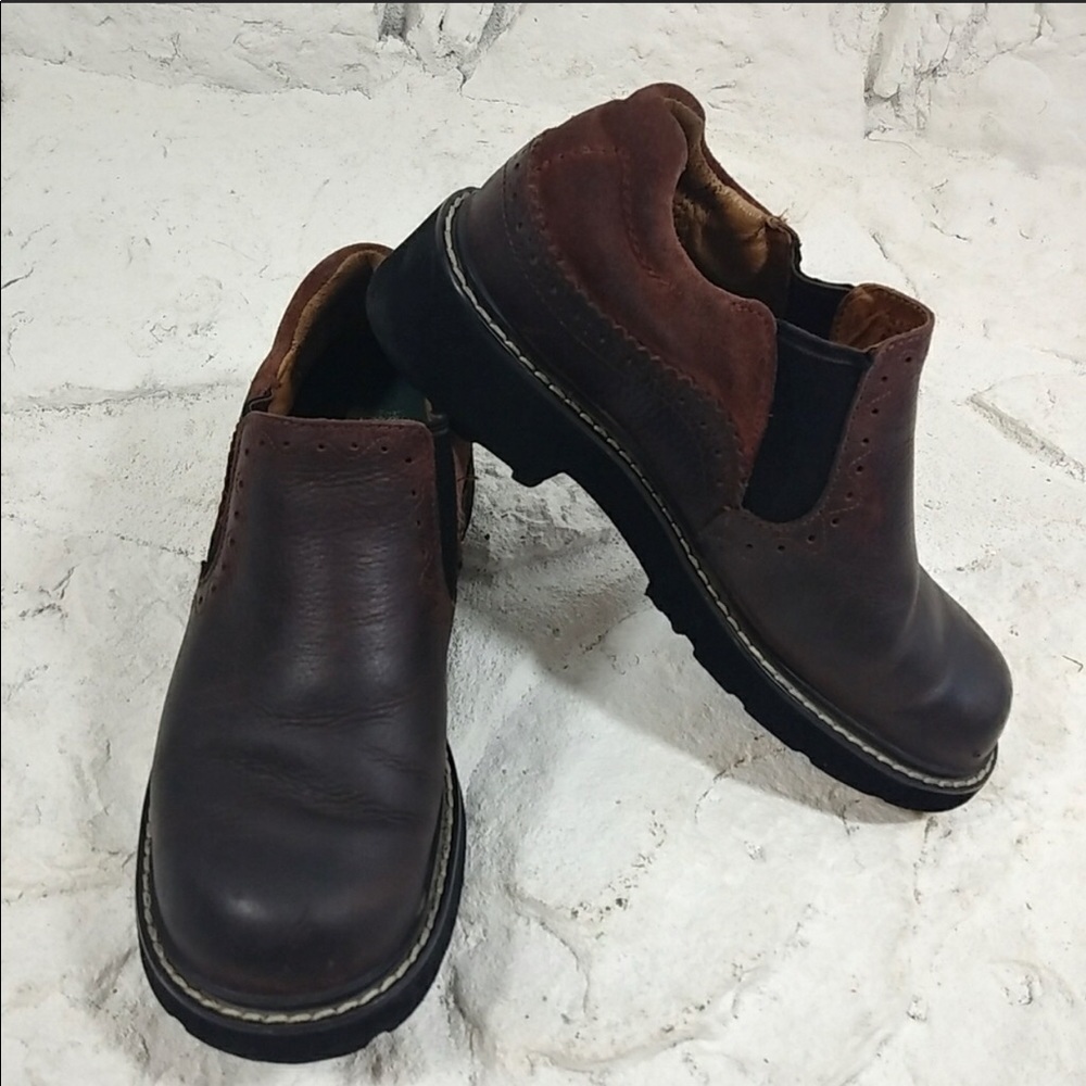 Ariat women’s 8.5 Loafers. Slip On.